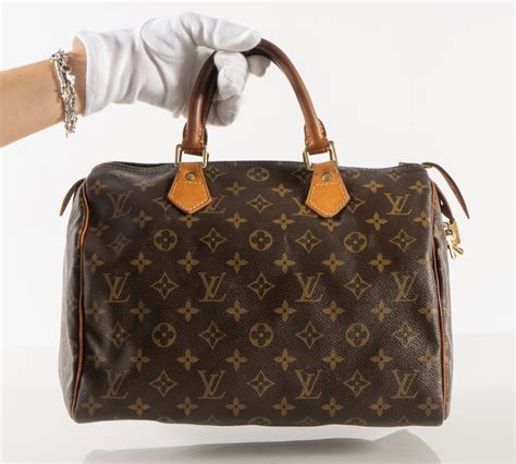 La borsa Speedy di Louis Vuitton, la storia dell'iconico bauletto